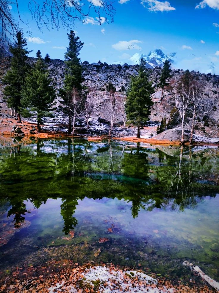 Satrangi Lake, Skardu